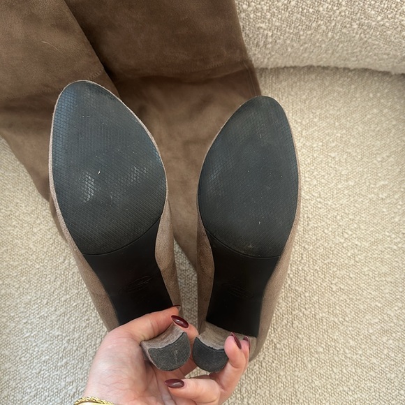 STEVE MADDEN OVER THE KNEE SUEDE TAUPE “GORGEOUS” BOOTS 8.5 - Picture 4 of 5